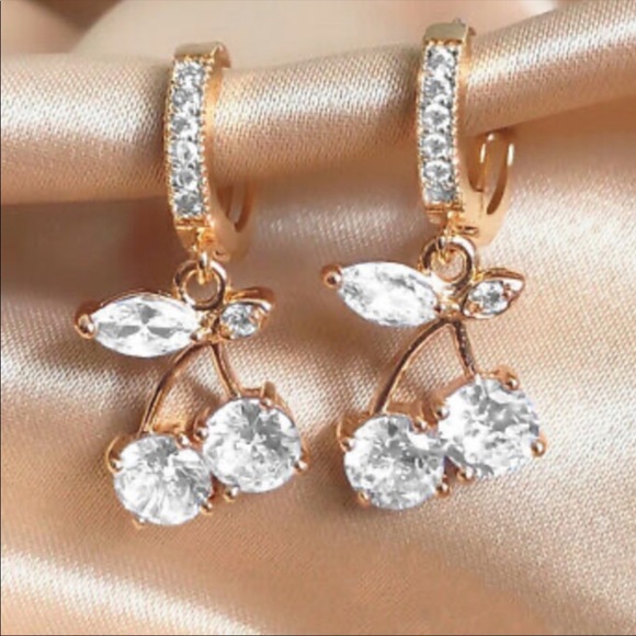New Women’s Creative Dangle Diamond Earrings - Picture 3 of 5